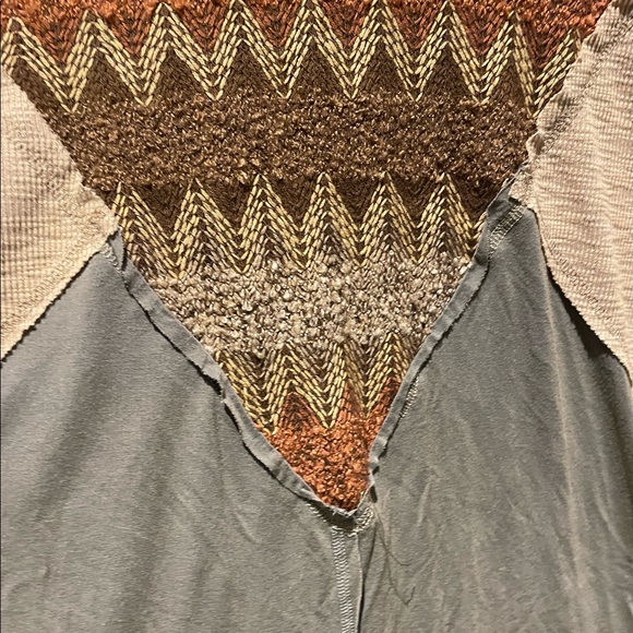 Pol hooded festival wear. Lightweight neutral colors - Picture 5 of 11